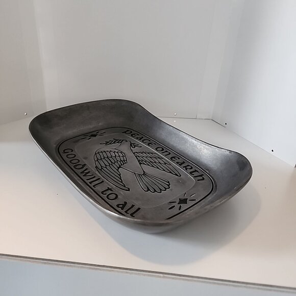 Vintage Pewter Bread Tray Dove Wilton Armetale Peace on Earth Goodwill to All - Picture 12 of 15